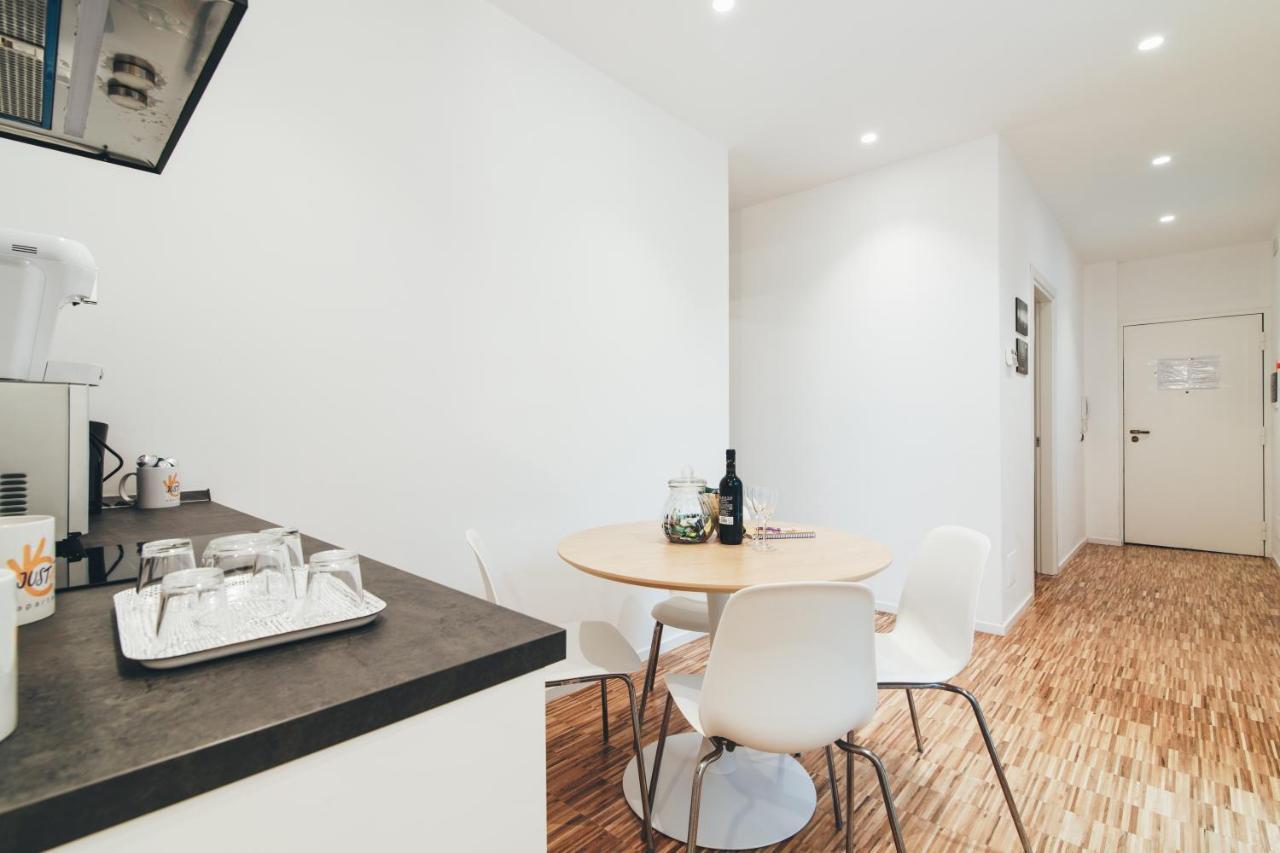 Just Here Apartments - La Terrazza Bari Luaran gambar